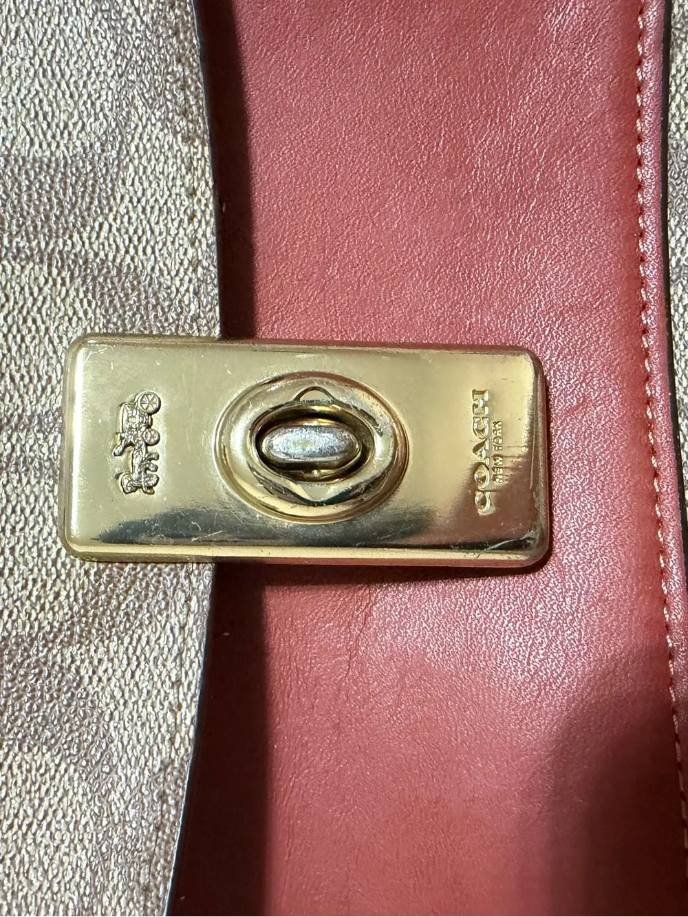 Coach everyday shoulder